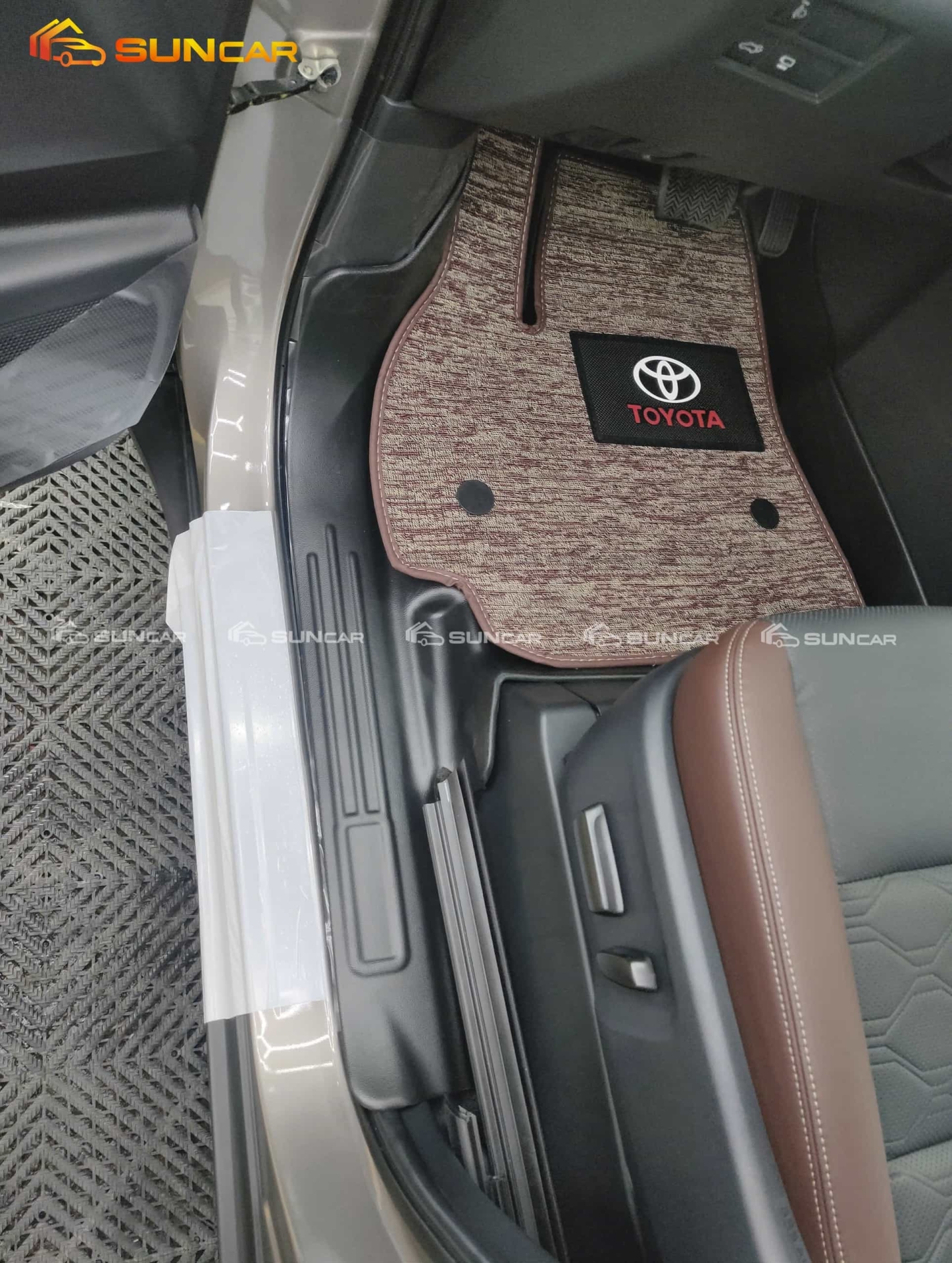 Thảm lót sàn ô tô TPE xe Toyota Innova Cross 2023-2025 (xăng + điện)